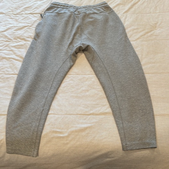 NIKE Tech Fleece Joggers Size Medium - Picture 2 of 3
